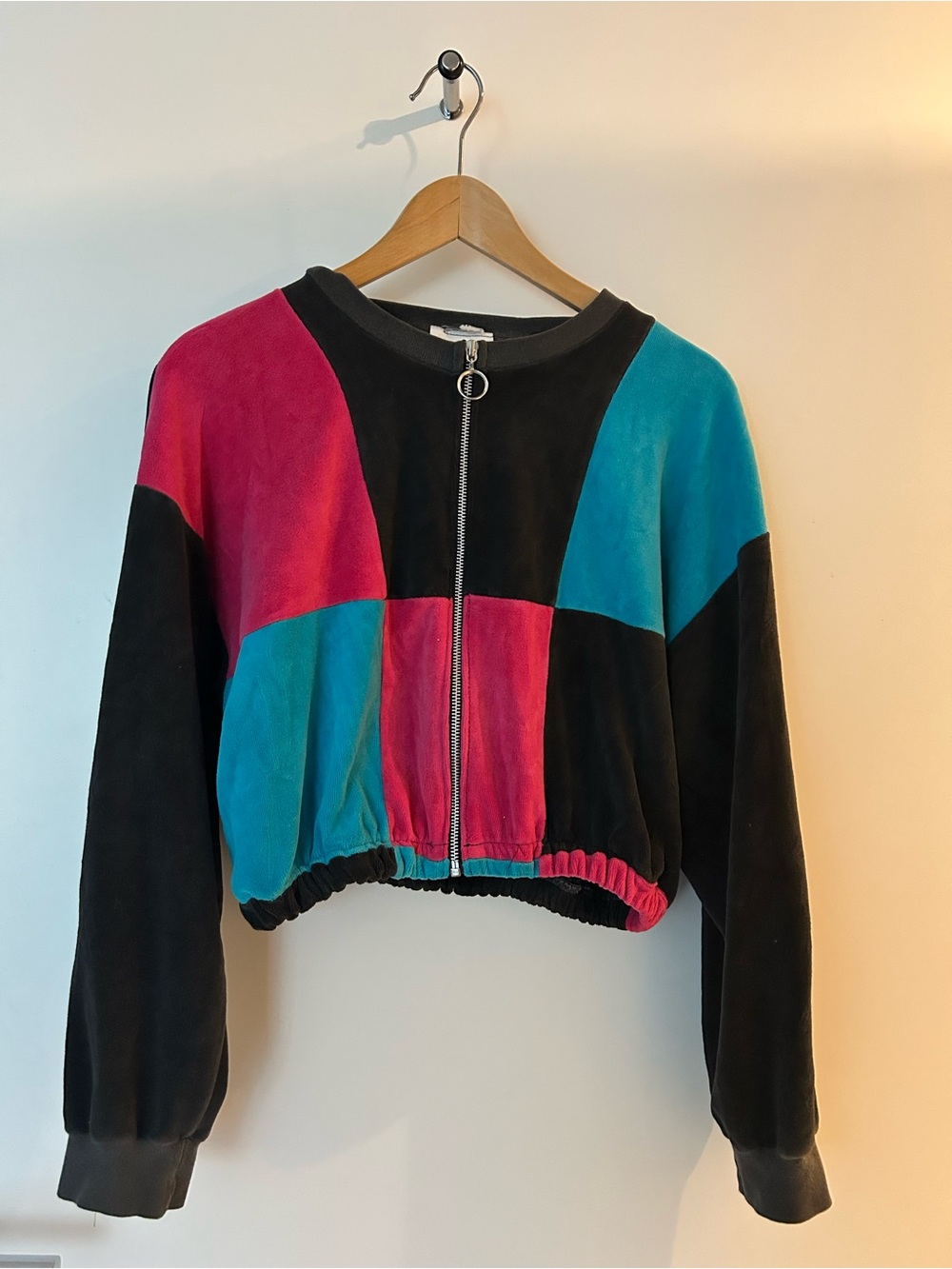 Colour block velour sweatshirt with front zip